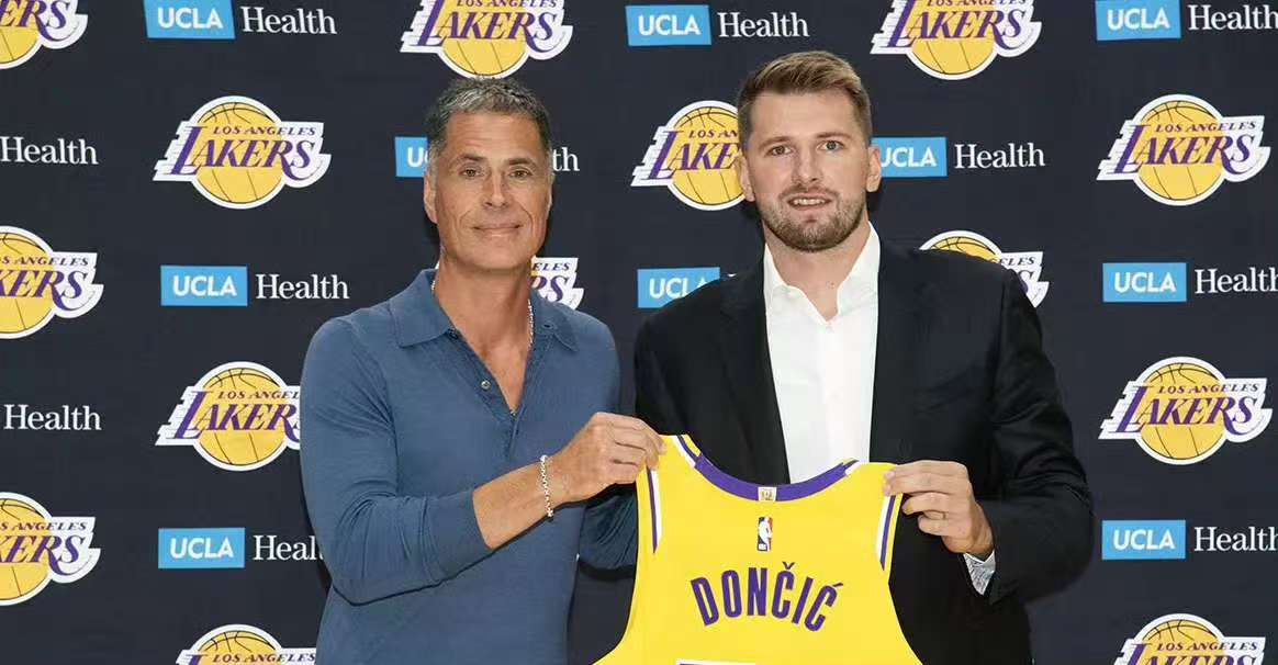 Før NBA-sæsonen begyndte, forlængede Lakers kontrakten med Luka Dončić på tre år.